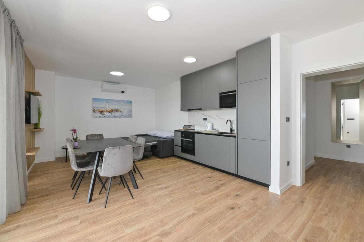 The Eagle Apartment Novalja Luaran gambar