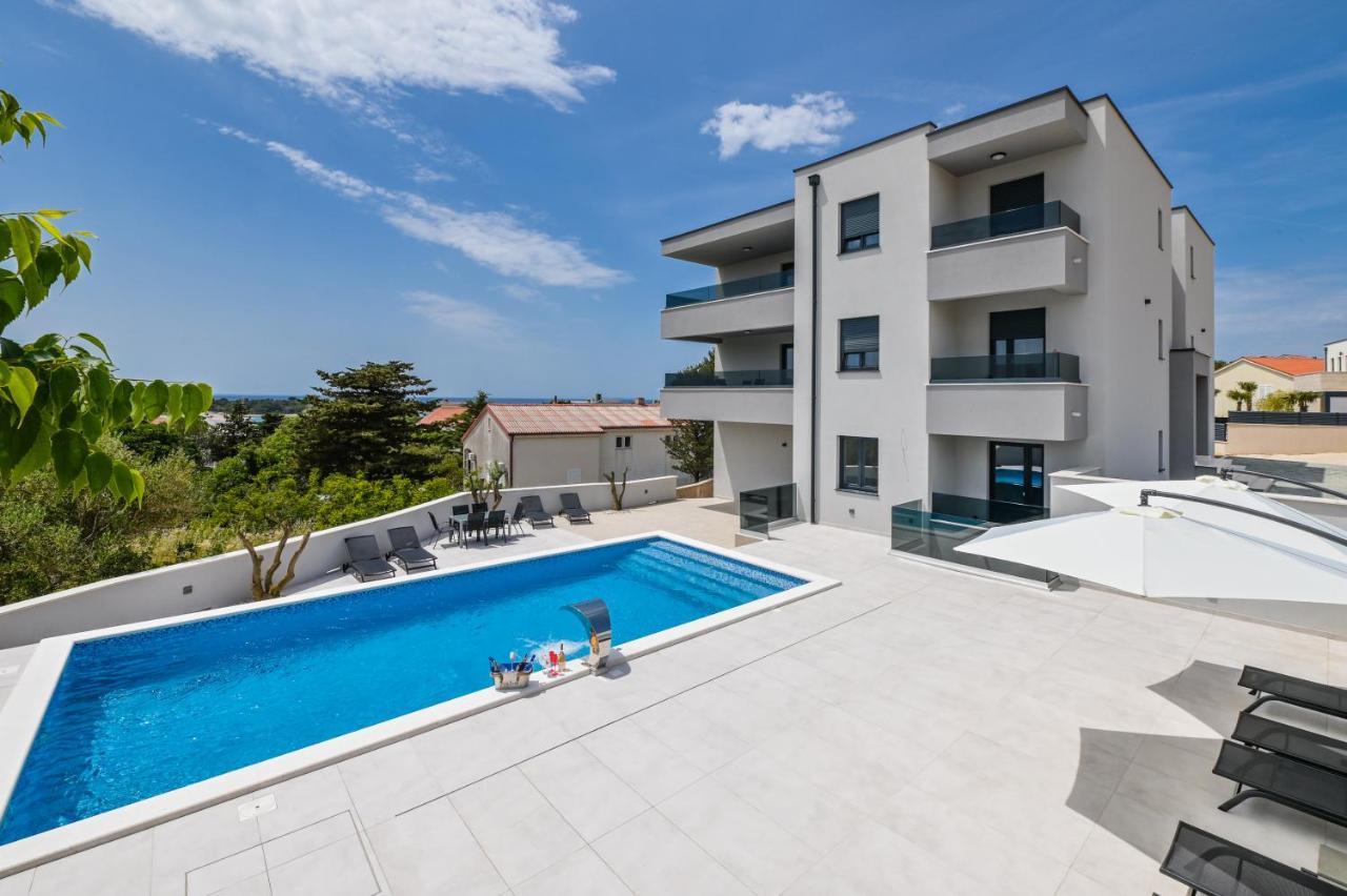 The Eagle Apartment Novalja Luaran gambar