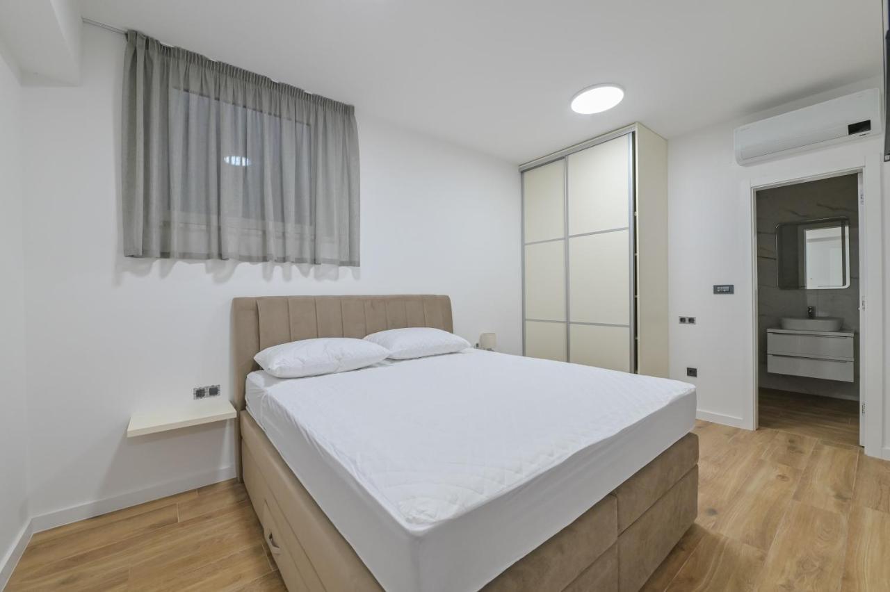 The Eagle Apartment Novalja Luaran gambar