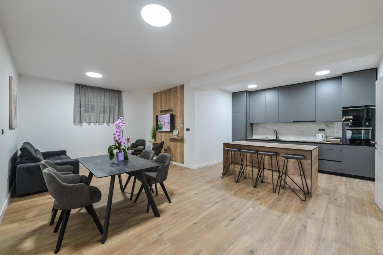 The Eagle Apartment Novalja Luaran gambar